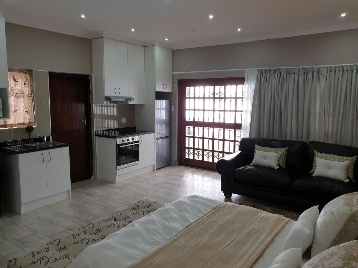 Pongola Road Self Catering Accommodation Uitenhage 외부 사진